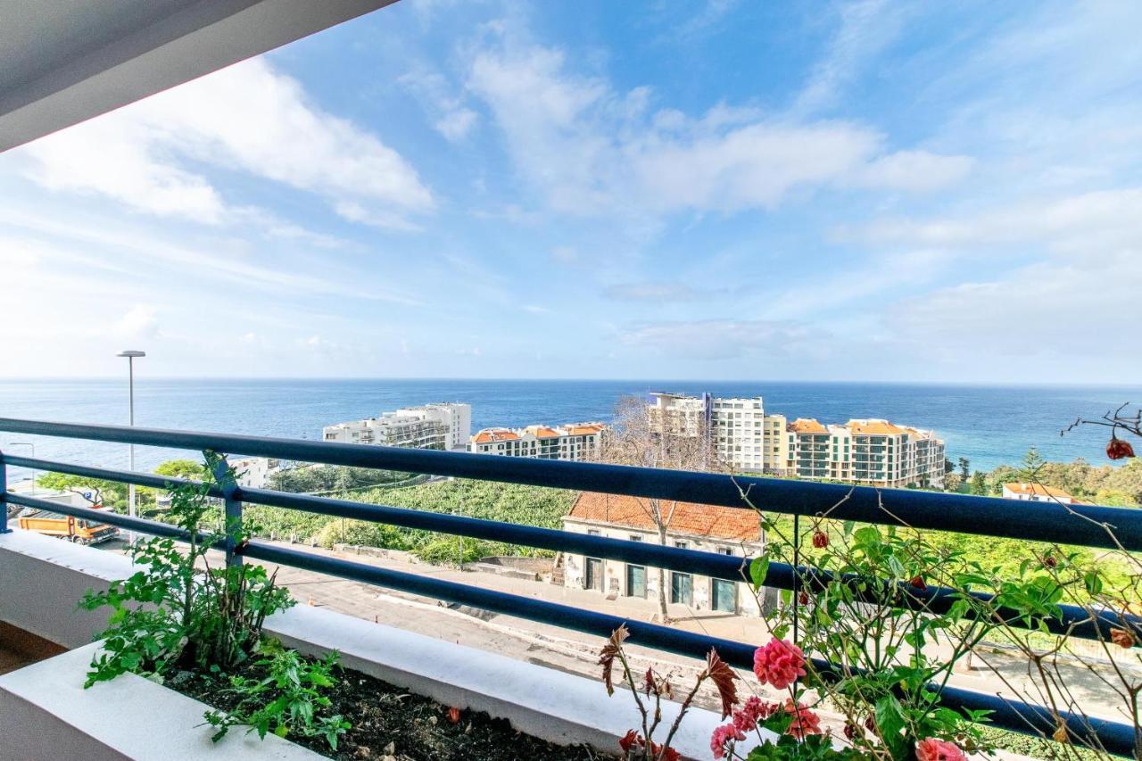 Sea And Sunset View Apartment In Funchal Exterior photo